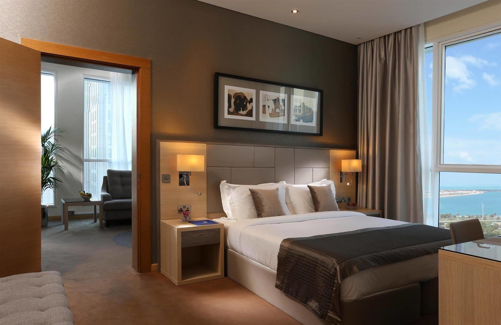 Tryp By Wyndham Center Abou Dabi